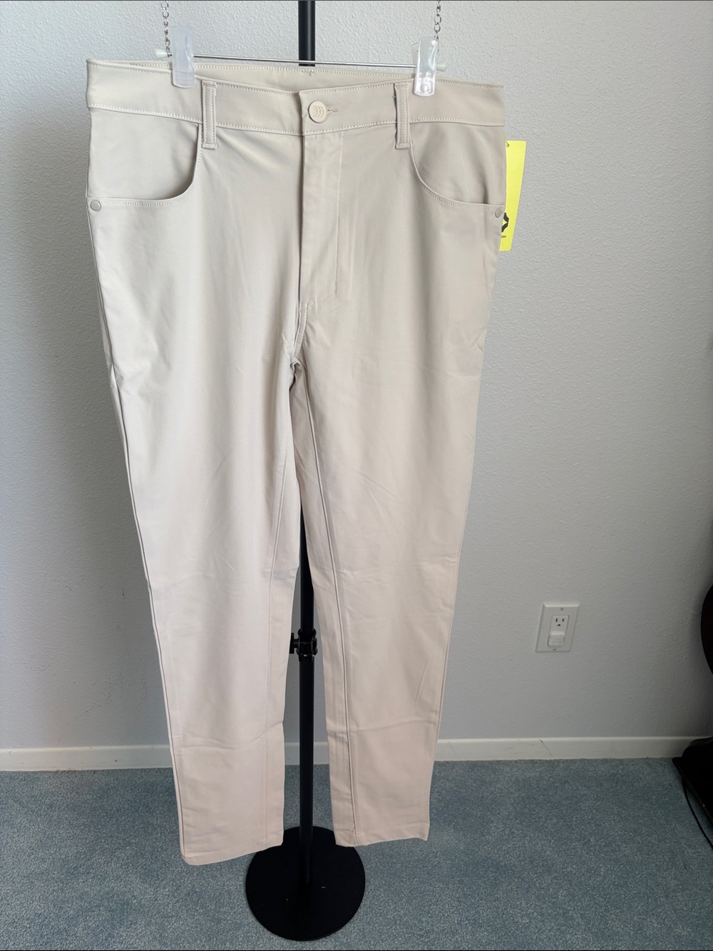 all in motion Men’s golf stretch straight leg pants in Light Beige 32X32